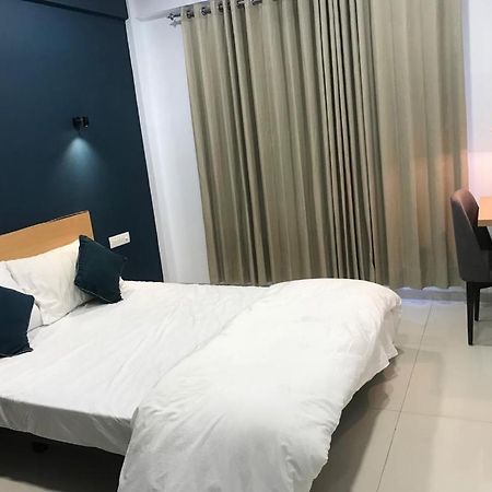 Hooliv 7 Avenues G Block Pune Exterior foto