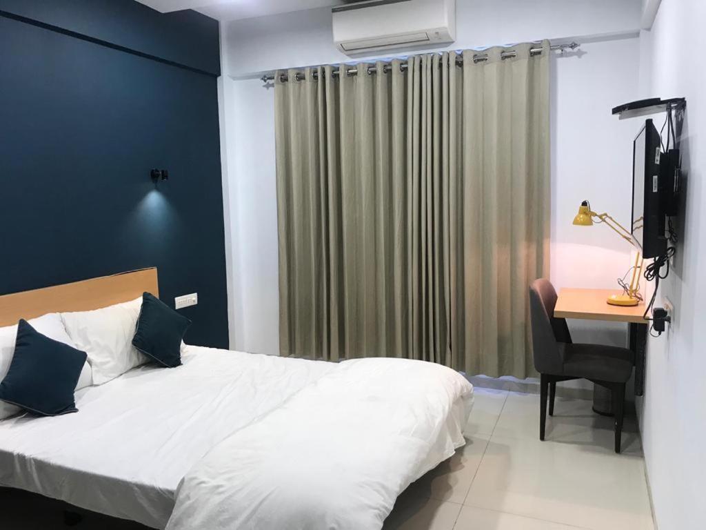 Hooliv 7 Avenues G Block Pune Exterior foto